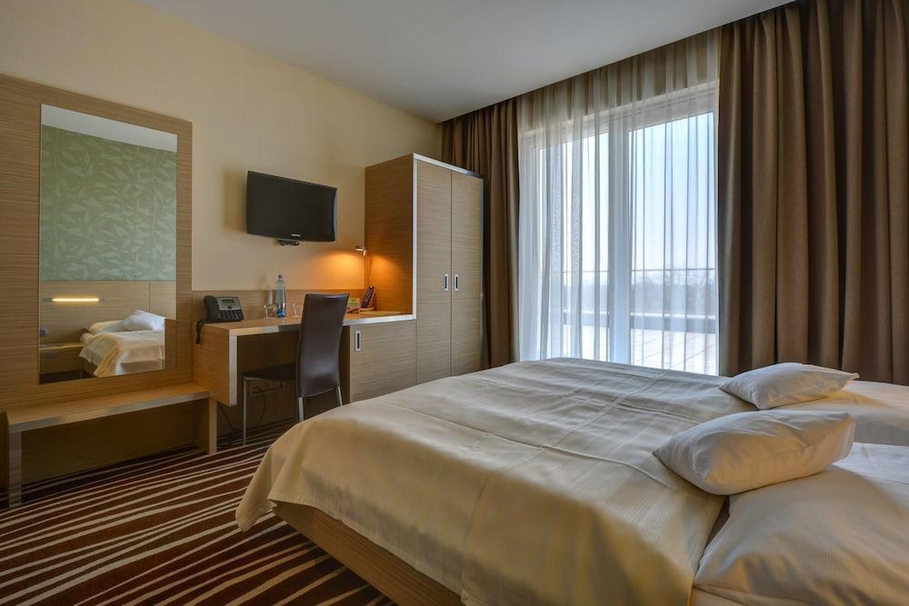 Hotel Ponteo - Activity Park Bratislava Eksteriør bilde