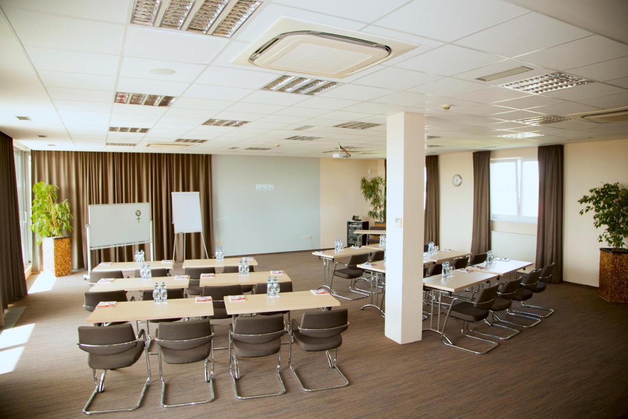 Hotel Ponteo - Activity Park Bratislava Eksteriør bilde